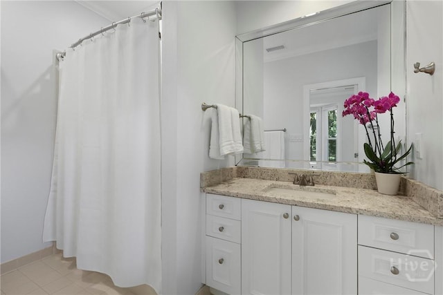 8 Boars Nest Ln, Savannah, GA 31411 - bathroom featuring vanity and curtained shower