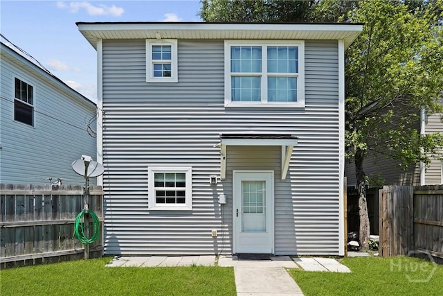 623 E Henry St, Savannah, GA 31401 - view of front of home