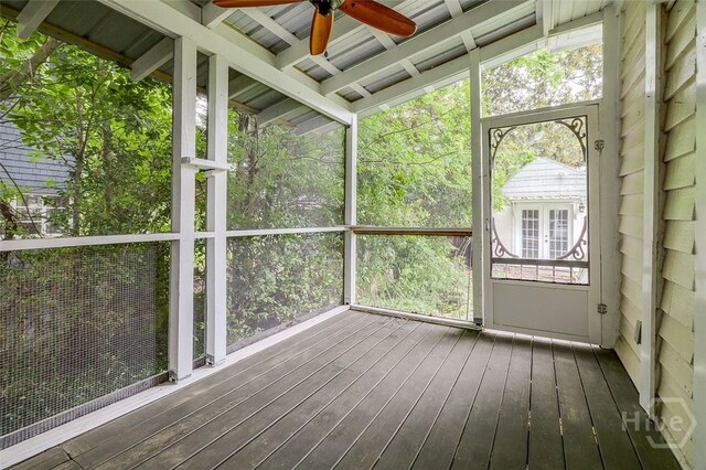215 E 45th St, Savannah, GA 31405 - unfurnished sunroom featuring a ceiling fan