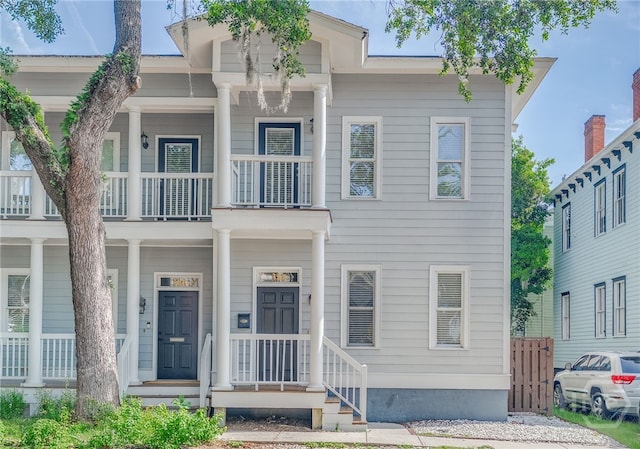 316 E 31st St, Savannah, GA 31401 - view of front of property featuring a balcony