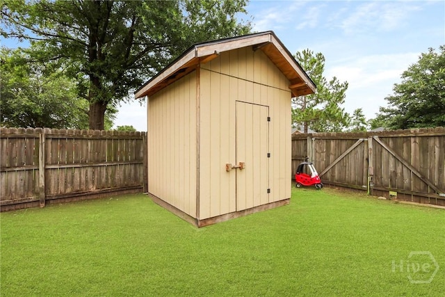 316 Clairemore Cir, Hinesville, GA 31313 - view of shed featuring a fenced backyard