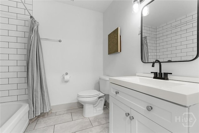 911 Hamilton Ct, Savannah, GA 31401 - full bath with vanity, shower / tub combo with curtain, and tile patterned flooring