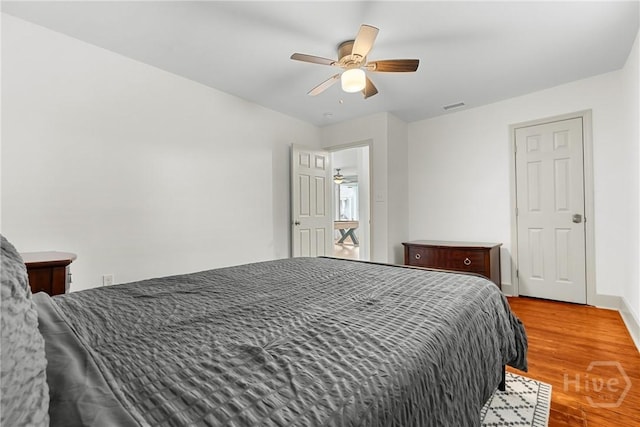911 Hamilton Ct, Savannah, GA 31401 - bedroom featuring wood finished floors and a ceiling fan