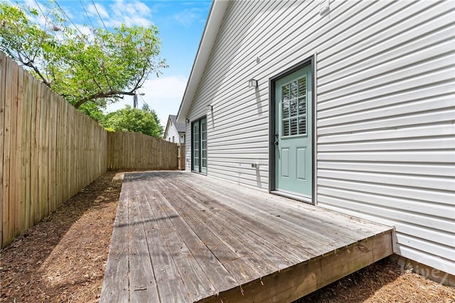 911 Hamilton Ct, Savannah, GA 31401 - wooden deck with a fenced backyard