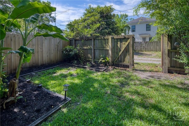 531 E 31st St, Savannah, GA 31401 - view of fenced backyard