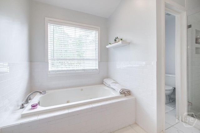 7 Settlers Pt, Savannah, GA 31406 - full bath featuring a tub with jets, a wainscoted wall, and a stall shower