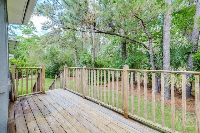 7 Settlers Pt, Savannah, GA 31406 - view of wooden terrace