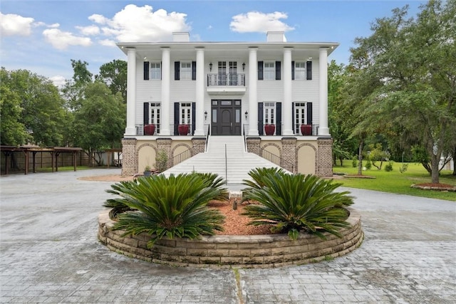 45 Shore Rd, Savannah, GA 31419 - neoclassical / greek revival house featuring a chimney