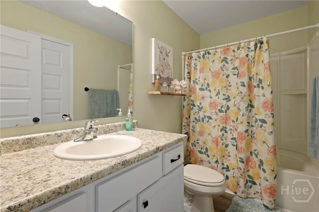 1447 Arnold Dr SE, Allenhurst, GA 31301 - bathroom featuring vanity and shower / tub combo with curtain