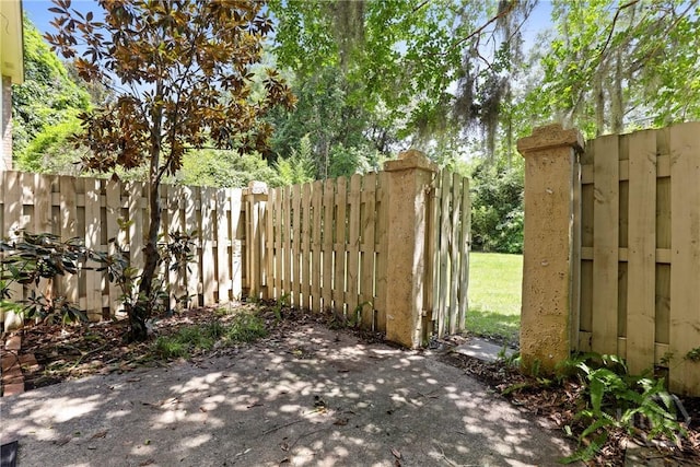 455 Mall Blvd Unit 39, Savannah, GA 31406 - gate featuring a patio area