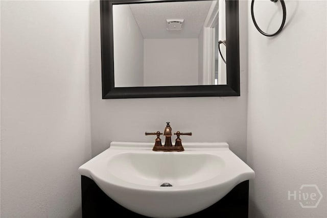 455 Mall Blvd Unit 39, Savannah, GA 31406 - bathroom with vanity