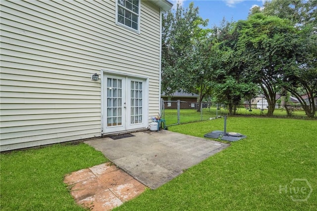 75 Brown Thrasher Ct, Richmond Hill, GA 31324 - view of yard with a patio and french doors