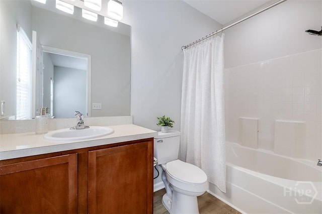7 Hartland Ct, Savannah, GA 31407 - bathroom with vanity and shower / tub combo