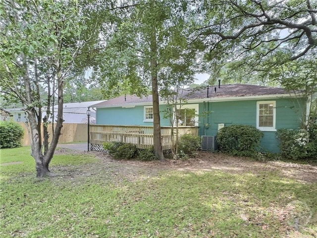 417 E 65th St, Savannah, GA 31405 - rear view of house featuring a deck