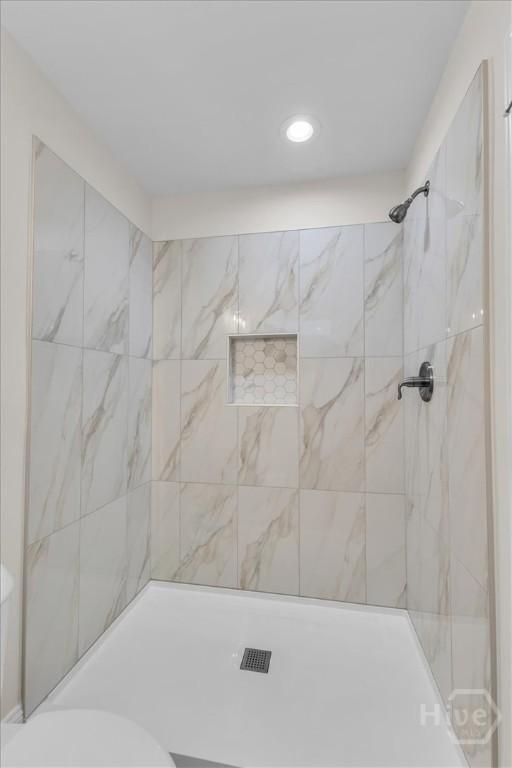 135 Houston St, Pooler, GA 31322 - full bath with a tile shower and recessed lighting