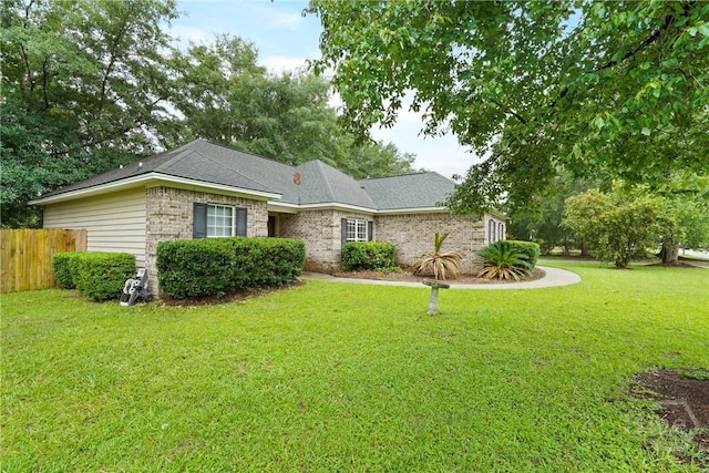 31 Pembroke Pl, Pembroke, GA 31321 - view of front of house featuring roof with shingles