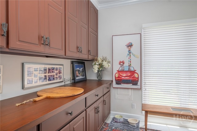 3 She Crab Cir, Savannah, GA 31411 - bathroom featuring ornamental molding and baseboards