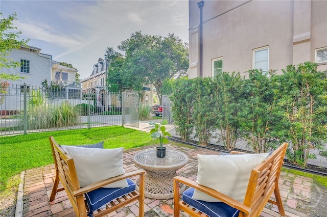 121 W Bolton St, Savannah, GA 31401 - view of patio