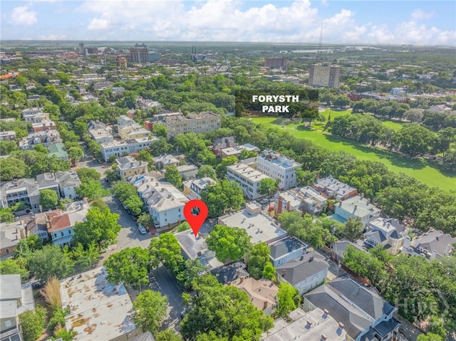 121 W Bolton St, Savannah, GA 31401 - aerial overview of property's location featuring nearby urban area