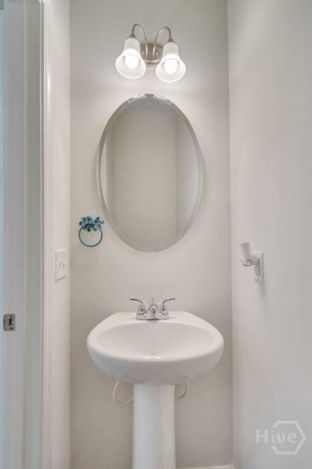 1057 Waybridge Way, Richmond Hill, GA 31324 - bathroom with a sink