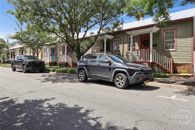 545 E Macon St, Savannah, GA 31401 - view of front of home featuring a metal roof