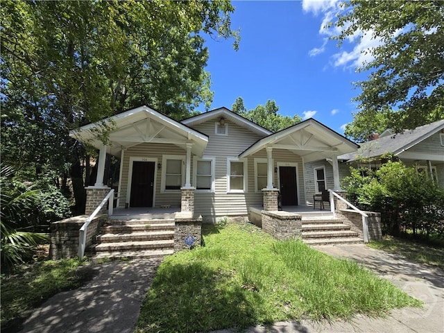 908-910 E 34th St, Savannah, GA 31401 - view of front of home with a porch