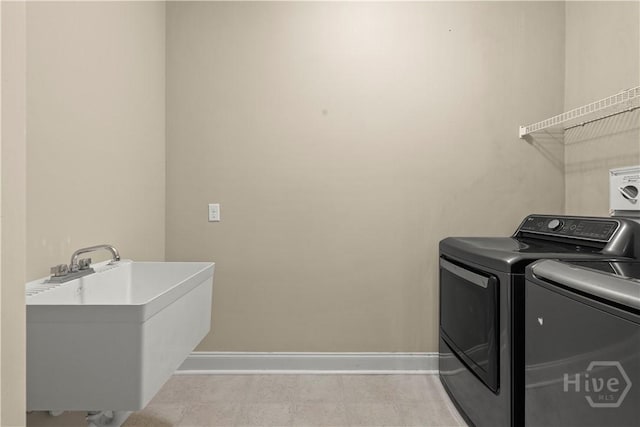 10 Broken Bit Rd, Ellabell, GA 31308 - laundry area featuring washing machine and dryer