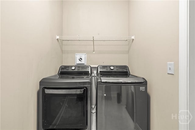 10 Broken Bit Rd, Ellabell, GA 31308 - laundry area with washer and dryer