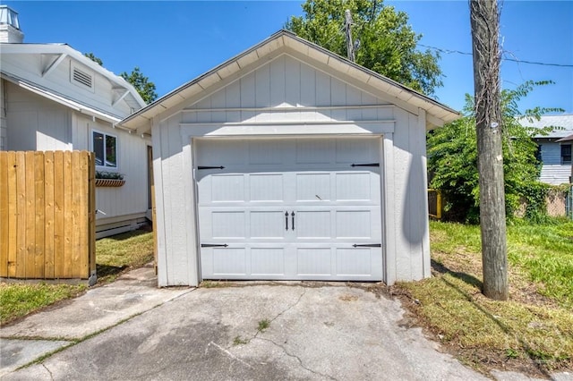 1136 E 39th St, Savannah, GA 31404 - detached garage featuring asphalt driveway