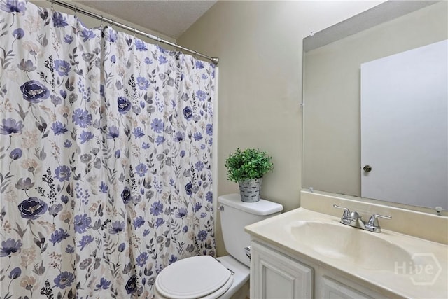 429 Edgewater Rd, Savannah, GA 31406 - bathroom with vanity and a shower with shower curtain