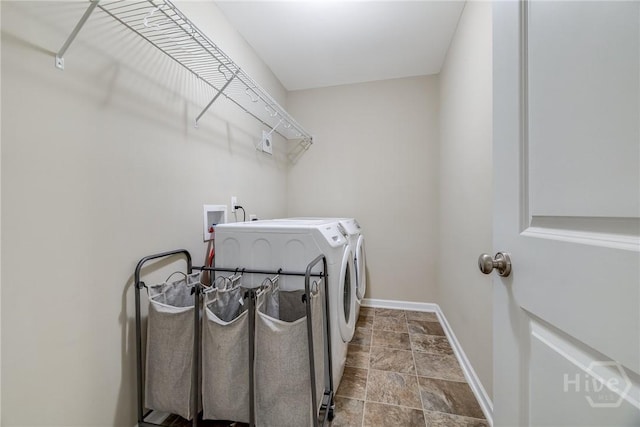 55 Glen Way, Richmond Hill, GA 31324 - laundry area with independent washer and dryer and stone finish flooring