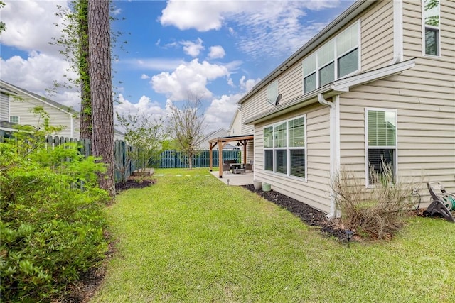 55 Glen Way, Richmond Hill, GA 31324 - fenced backyard featuring a patio