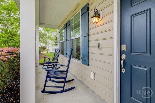 55 Glen Way, Richmond Hill, GA 31324 - entrance to property with a porch
