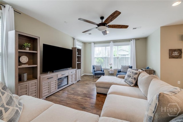 55 Glen Way, Richmond Hill, GA 31324 - living area featuring wood finished floors, a ceiling fan, and recessed lighting