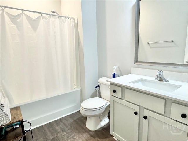 134 Melody Dr, Pooler, GA 31322 - bathroom featuring wood finished floors, vanity, and shower / bath combo