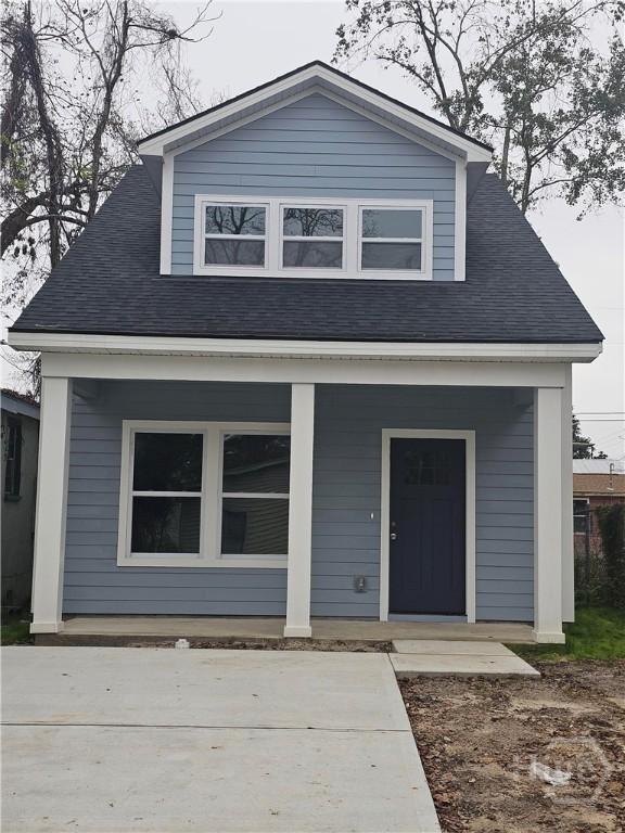 238 Millen St, Savannah, GA 31415 - bungalow-style house featuring a porch