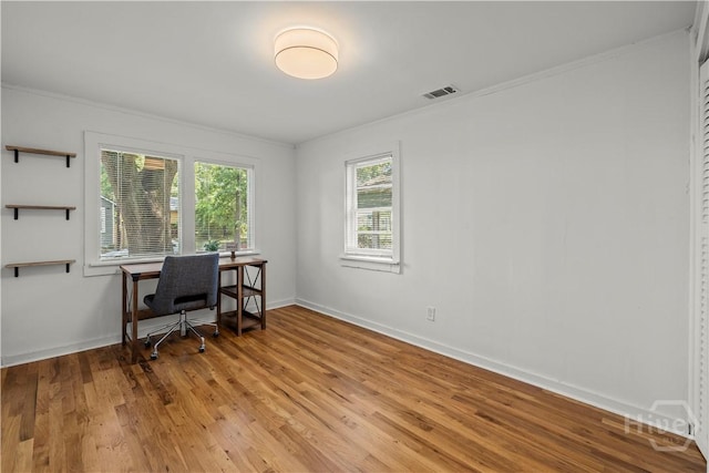 731 E 34th St, Savannah, GA 31401 - office space with ornamental molding and light wood finished floors
