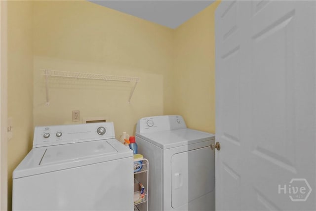 340 Hunters Branch Dr, Allenhurst, GA 31301 - laundry area with independent washer and dryer