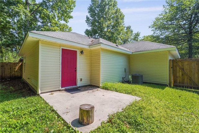 7305 Leghorn St, Savannah, GA 31406 - rear view of property featuring a patio