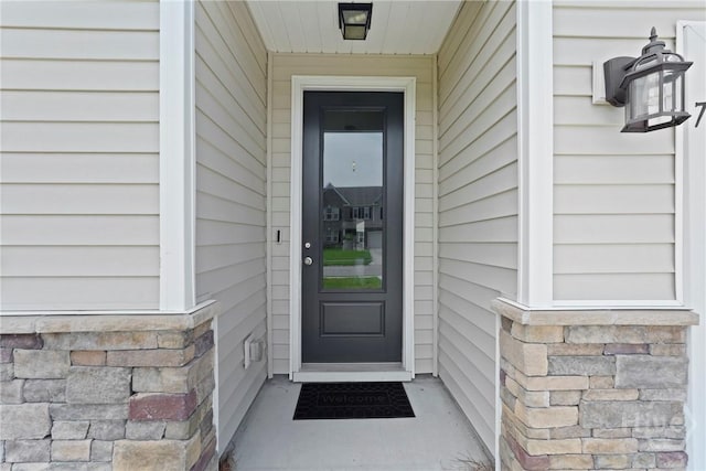 7 Saddle St N, Savannah, GA 31407 - view of exterior entry with stone siding
