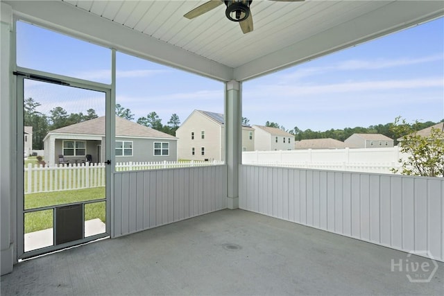 7 Saddle St N, Savannah, GA 31407 - unfurnished sunroom featuring a ceiling fan
