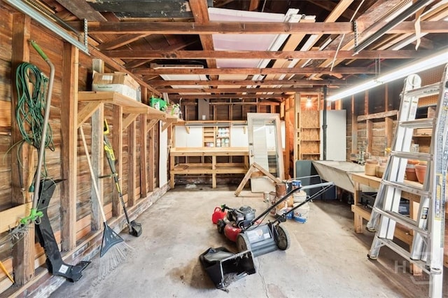308 E 55th St, Savannah, GA 31405 - basement featuring a workshop area