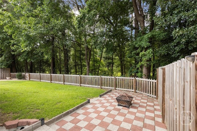 226 Silver Brook Cir, Pooler, GA 31322 - fenced backyard featuring a patio and a fire pit