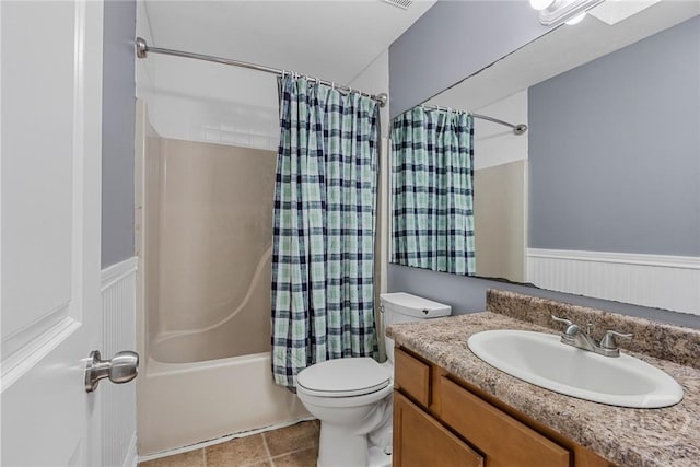 2 Brandle Cv, Savannah, GA 31405 - bathroom with shower / bathtub combination with curtain, vanity, and a wainscoted wall