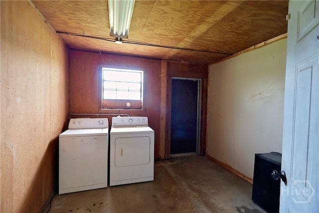 111 Oaklawn Dr, Rincon, GA 31326 - laundry room featuring separate washer and dryer