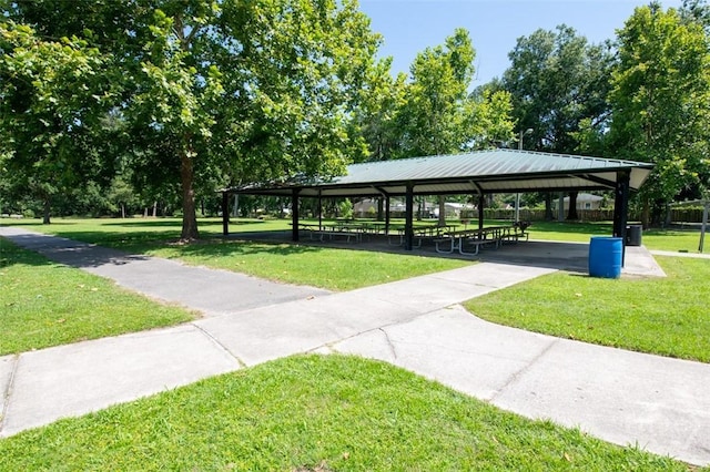328 Riverview Dr, Savannah, GA 31404 - view of property's community featuring a gazebo and a yard