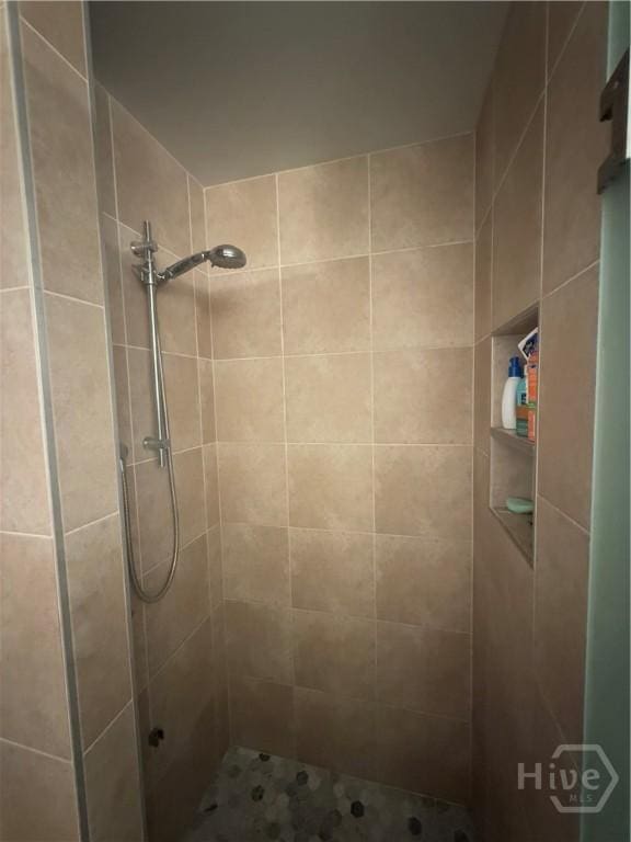 9307 Walden Park Dr, Savannah, GA 31410 - full bathroom featuring a shower stall