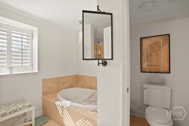 700 Wilmington Island Rd Unit T3, Savannah, GA 31410 - bathroom featuring a tub with jets and crown molding