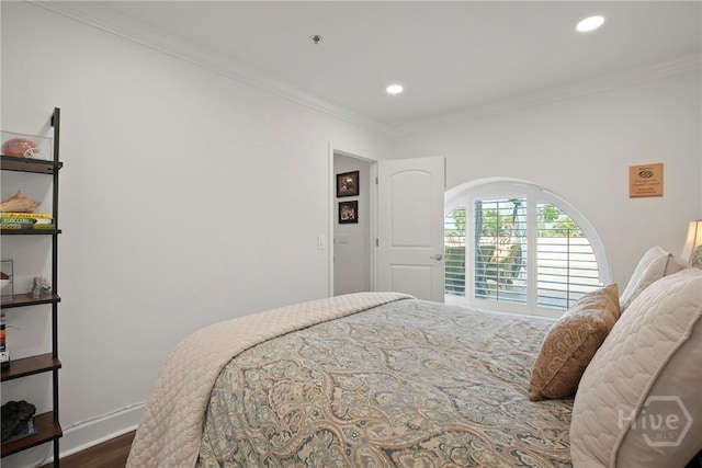 700 Wilmington Island Rd Unit T3, Savannah, GA 31410 - bedroom with dark wood-style floors, ornamental molding, and recessed lighting