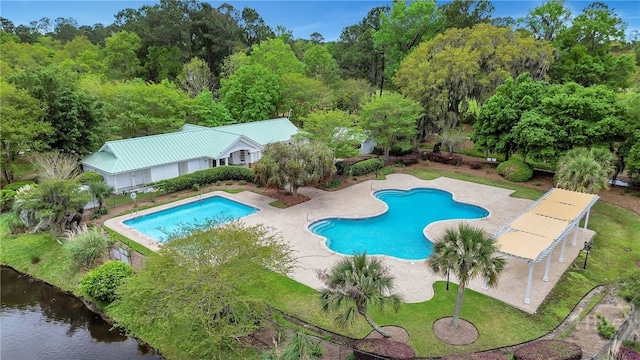 72 Roswell Trl, Richmond Hill, GA 31324 - swimming pool with a patio area
